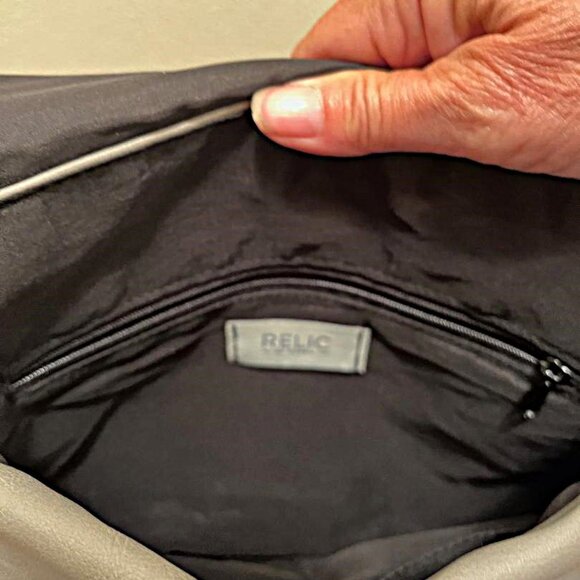 Relic Medium Crossbody Bag Purse Snap closure many pockets Soft Gray 11X10X2.5 - Picture 6 of 7